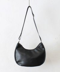 MAGASIN DE MODE Onjna/マガジンデモードオンジェナ MAGASIN DE MODE Onjna ソフト合皮ハーフムーンショルダー/508294685