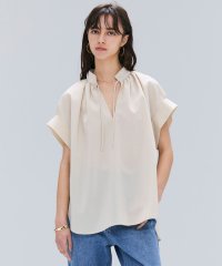 BEIGE，/【洗える/接触冷感/速乾/UVケア対応】BATEAU / Vネックバックギャザーハーフスリーブブラウス/508298357