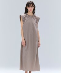 BEIGE，/【洗える/接触冷感/速乾/UVケア対応】BATEAU / フレンチスリーブAラインタックワンピース/508298386