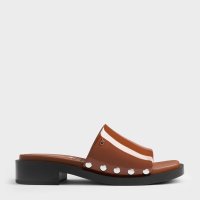 CHARLES & KEITH/パテント レザースタッズサンダル/508317959