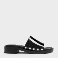 CHARLES & KEITH/パテント レザースタッズサンダル/508317959