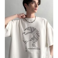 Classical Elf/クラシカルエルフ Classical Elf 「視線を独り占め。」フェイスグラフィックオーバーサイズTシャツ/508320231