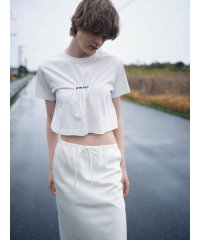 emmi atelier/【限定カラー】【emmi×PlaX（TM）】クロップドemmiロゴＴシャツ/508321105