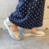 BLANC / BLEU/ブランブルー blanc/bleu 【日本製】【本革】【軽量】【3E幅】ふかふかポコポコインソール クロスバーサンダル/508298010
