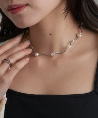 MAGASIN DE MODE Chou Chou/マガジンデモードシュシュ MAGASIN DE MODE Chou Chou ネックレス ニッケルフリー パール メタル ウェーブ チョーカー OSWY/508335904