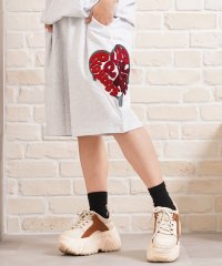 1111clothing/ワンフォークロージング 1111clothing ハート サガラ刺繍 スウェットショーツ【セットアップ対応】/508340654
