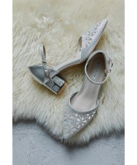 niana/ニアナ niana 花柄パンチングカットチャンキーヒールパンプス 結婚式 二次会 同窓会 成人式 パーティー フォーマル オケージョン/508340801