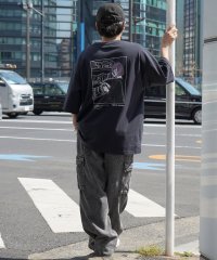 ILL‘S/イルズ ILL'S ブックガール イラストバックプリント / ワンポイント刺繍 ビッグシルエット半袖Tシャツ/508350126