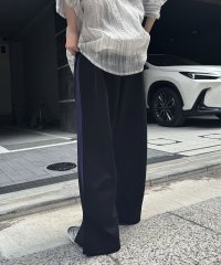 Confirm/コンファーム Confirm WEB限定 サイドライン ワンポイント刺繍 センタースリット ジャージパンツ/508350150