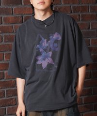 1111clothing/ワンフォークロージング 1111clothing フラワー ピグメントTシャツ/508356731