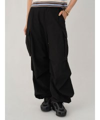 emmi atelier/タックフォルムカーゴパンツ/508360031