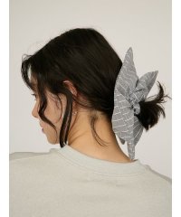 emmi atelier/ボックスチェックボリュームビッグシュシュ/508360049