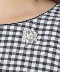 TO BE CHIC/スクエアビジューブローチ/508341878