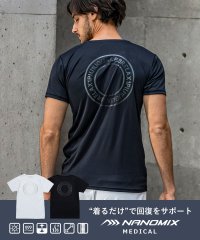 1PIU1UGUALE3 RELAX/ウノ ピゥ ウノ ウグァーレ トレ リラックス 1PIU1UGUALE3 RELAX 【リカバリーテックウェア】サークルロゴ半袖Tシャツ/508370059
