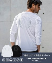 1PIU1UGUALE3 RELAX/ウノ ピゥ ウノ ウグァーレ トレ リラックス 1PIU1UGUALE3 RELAX 【リカバリーテックウェア】サークルロゴロングTシャツ/508370060