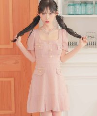 Tika/ティカ Tika キャバドレス[韓国ドレス] スクエアネック 半袖 ゴールドチェーン ボタン 裾プリーツ フレアミニドレス (Sサイズ～Lサイズ)/508372702