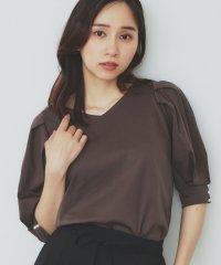index/インデックス index Vネックタックパフスリーブトップス【洗濯機可・UVケア・接触冷感】/508388473