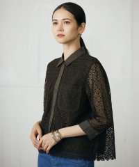 JIYU-KU（SMALL SIZE）/【ドラマ「明日はもっと いい日になる」着用】【SHIHOさん着用・洗える】ジオメトリックフラワーレースクロップド丈シャツ ブラウス/507981856