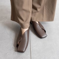 FABBY FABBY./ファビーファビー FABBY FABBY. アシンメトリースクエアトゥパンプス/508394638