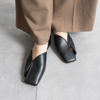 FABBY FABBY./ファビーファビー FABBY FABBY. アシンメトリーVカットパンプス/508394639
