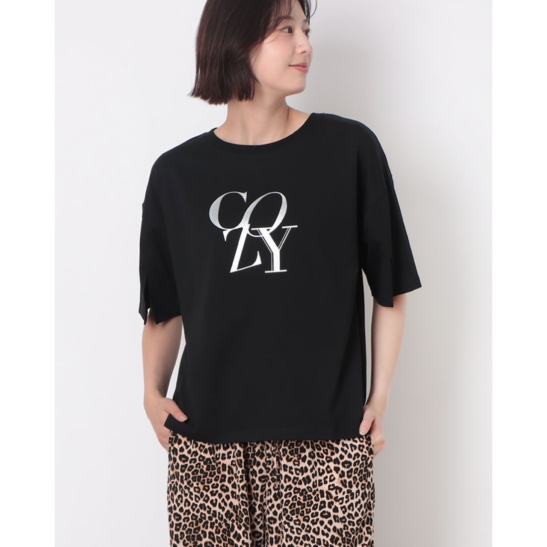 スリーフォータイム Three Four Time 接触冷感スリットスリーブロゴTシャツ （ブラック） スリーフォータイム Three Four Time 接触冷感スリットスリーブ