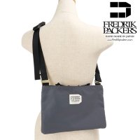 FREDRIK PACKERS/フレドリックパッカーズ FREDRIK PACKERS 420D HORIZONTAL SHOULDER（M） CHARCOAL/508406324
