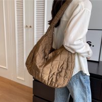 Carpe diem/カルペディエム Carpe diem ふわふわキルティング ポップコーン トートバッグ ワッフル風バッグ 軽量 大容量 肩掛けOK 韓国肩掛けバッグ ポコポコバ/508407443