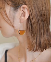styiro/スタイロ styiro ニッケルフリー クリアハーフムーンフープアクリルピアス/508385722