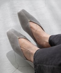welleg/ウェレッグ welleg Vカット ゴールドアクセント 極やわパンプス/506925987