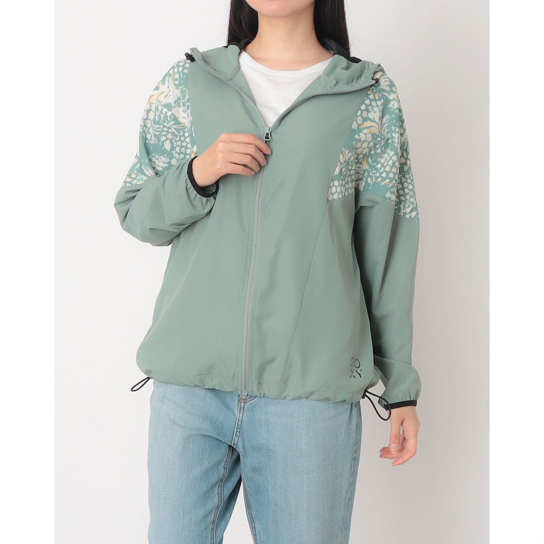 新品 ROXY フード付きジャケット Lサイズ ベージュ 新品 ROXY フード付きジャケット Lサイズ ベージュ