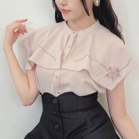 an another angelus/アンアナザーアンジェラス an another angelus 【洗える】スクエアケープ衿ローズ刺繍ブラウス/508417181