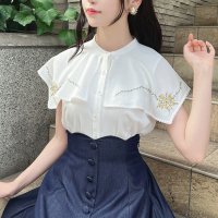 an another angelus/アンアナザーアンジェラス an another angelus 【洗える】スクエアケープ衿ローズ刺繍ブラウス/508417181