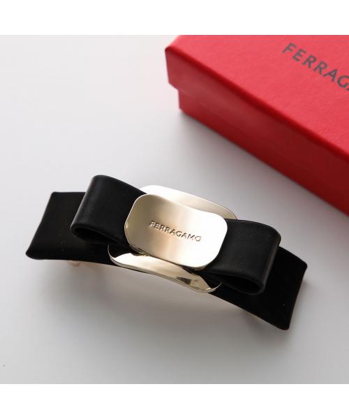 フェラガモ　ベージュ×シルバー　上品　細め　ベルト　ワンピース　ドレス　パンツ FERRAGAMO フェラガモ ベルト リバーシブルベルト ダブル