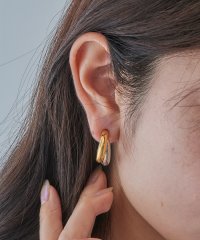 MAISON BREEZE/メゾンブリーズ MAISON BREEZE ピアス Combination Metal メタル ダブル ライン カーブ ステンレスポスト C型 スタッドピアス /508425989