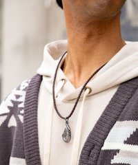 KAHIKO/カヒコ Kahiko メンズクロスフィッシュフックネックレス/508426636