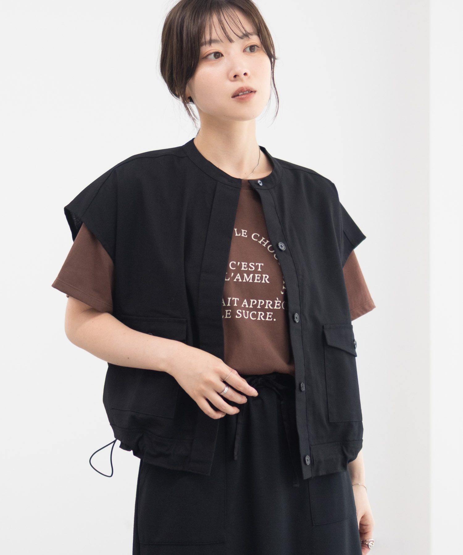 極美品♡ ダイアグラム 24AW バックフリルジレ ベスト ダブルボタン 黒 極美品♡ ダイアグラム 24AW バックフリルジレ ベスト ダブル