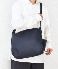 SHIPS any MEN/SHIPS any: スプリット レザー ジップ ショルダーバッグ (カードケース付き) 25SS/508014869