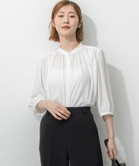 NIJYUSANKU（LARGE SIZE）/ライトバックサテンアムンゼン ギャザーブラウス/508437445