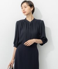 NIJYUSANKU（LARGE SIZE）/ライトバックサテンアムンゼン ギャザーブラウス/508437445