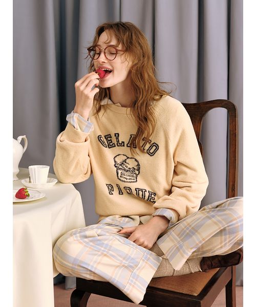 ダッフィー ジェラピケ ニットブランケット 新品 ショッパー・ステッカー付き Amazon｜ダッフィー＆フレンズ ニットブランケット gelato pique