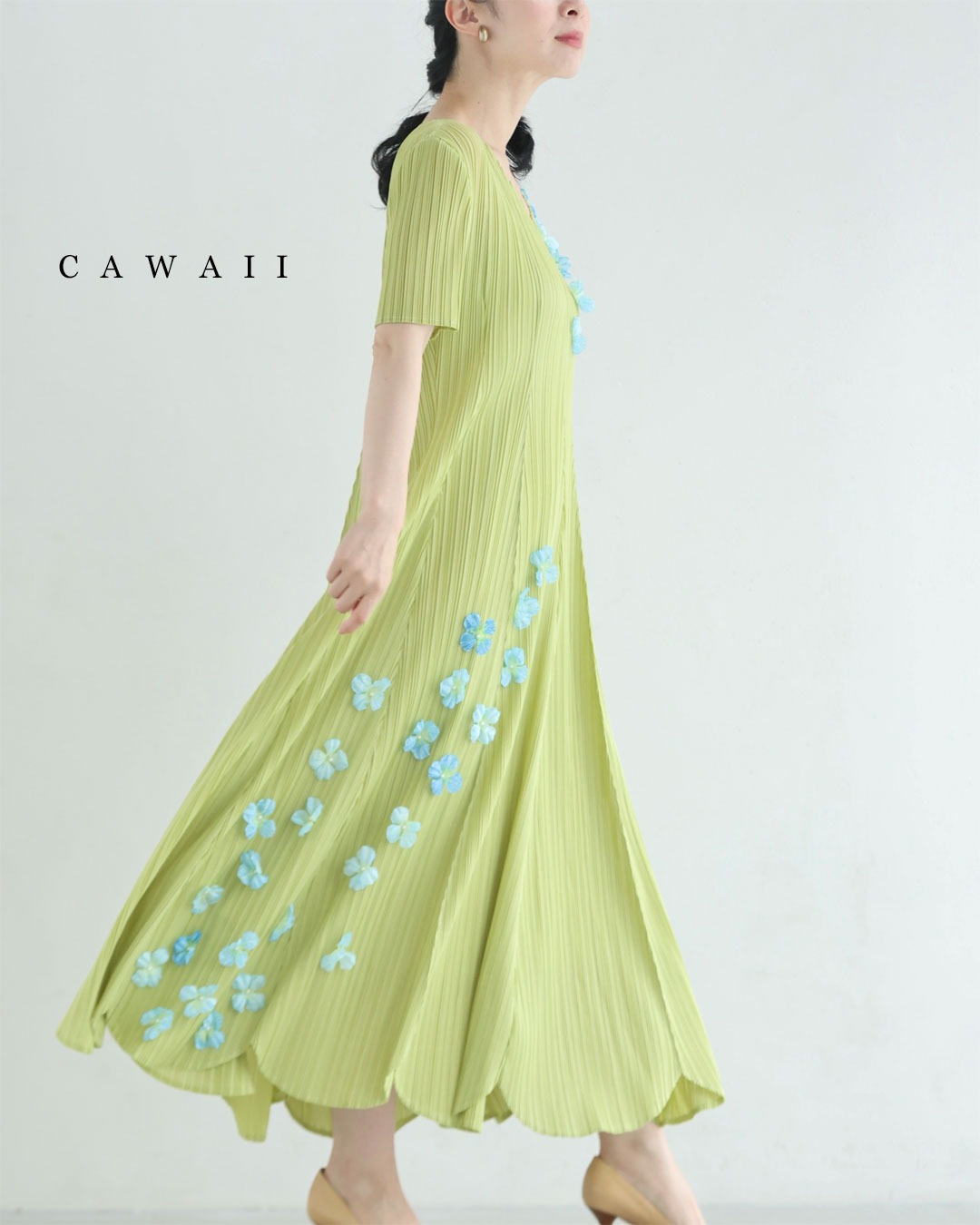 カワイイ CAWAII 心ときめく花舞うアコーディオンプリーツロング