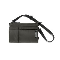 UNTRACK/アントラック UNTRACK ショルダーバッグ メンズ レディース 斜めがけ 小さめ 大人 軽量 斜めがけバッグ サコッシュ 横長 A5 ミニ 撥水 2.2L /508456783