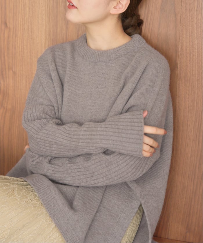 美品 IENA カシミア混 脇スリット Aラインニット IENA（イエナ）の「ウールカシミヤ 脇スリットクルーネックプル