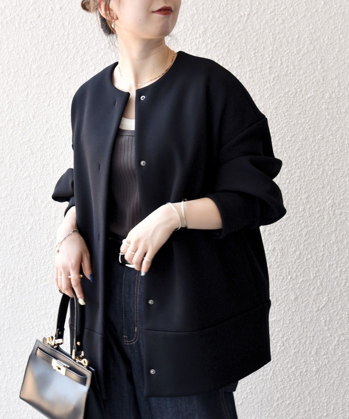 maison de Dolce. ノーカラージャケット　ブラック バックサテンジョーゼット ノーカラージャケット